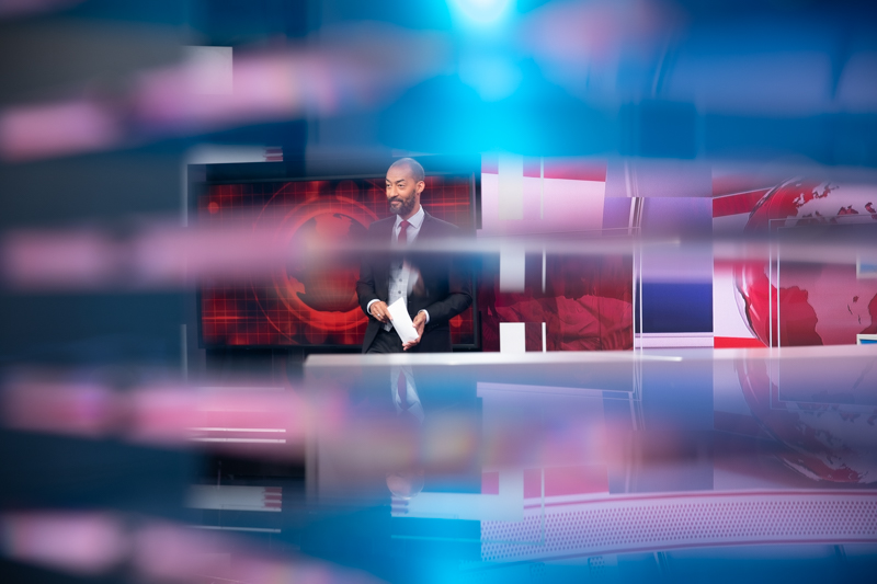 Seku M. Condé v televizijskem studiu